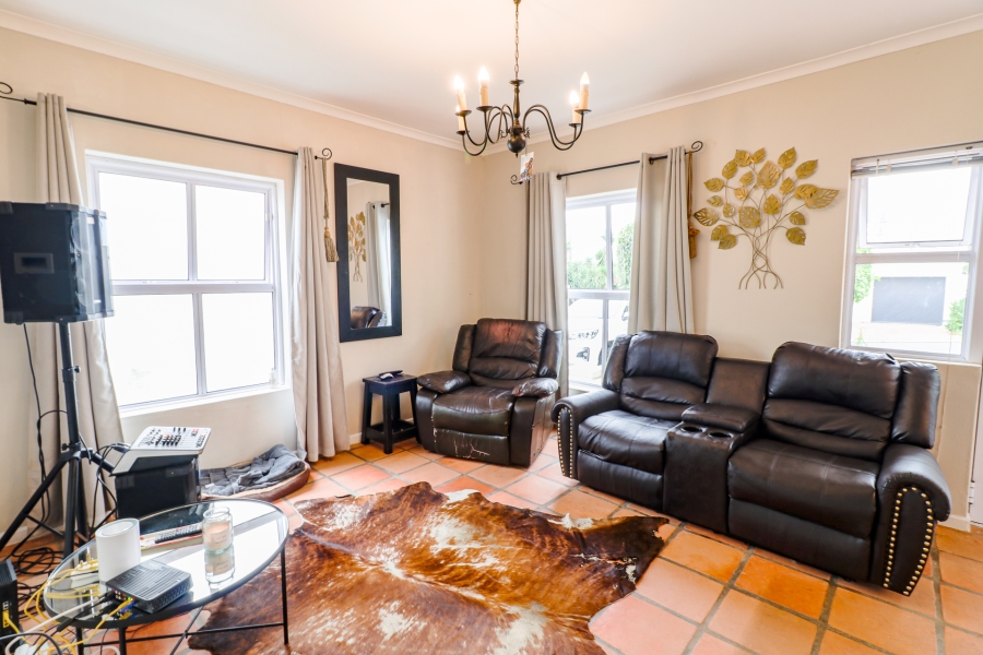 3 Bedroom Property for Sale in Paradyskloof Western Cape